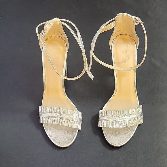 CHARLOTTE RUSSE POINTED TOE ADJUSTABLE BUCKLE ANKLE STRAP BLOCK HEEL SANDAL - Picture 1 of 13